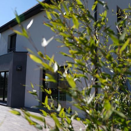 Home Family Cinema Seclin Exterior photo